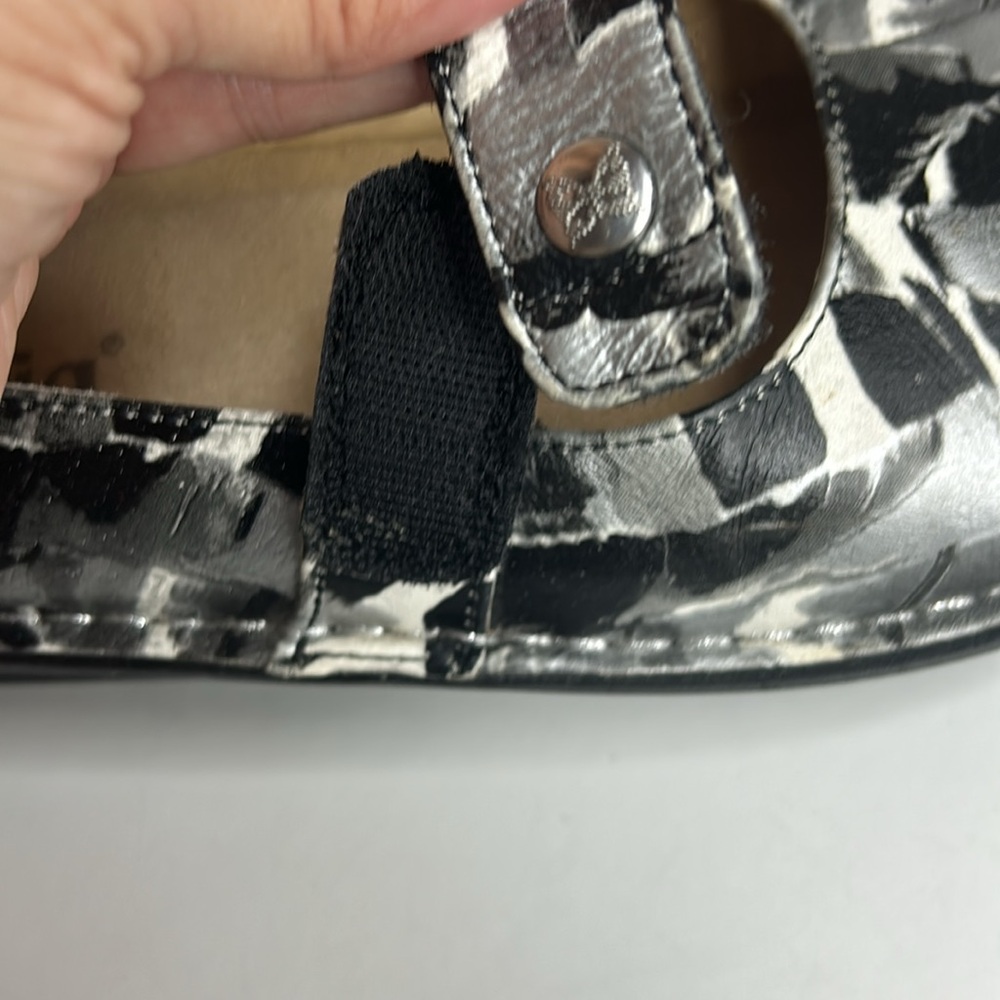 Alegria Feliz Mary Jane Shoes in Painterfly Design - Picture 9 of 14